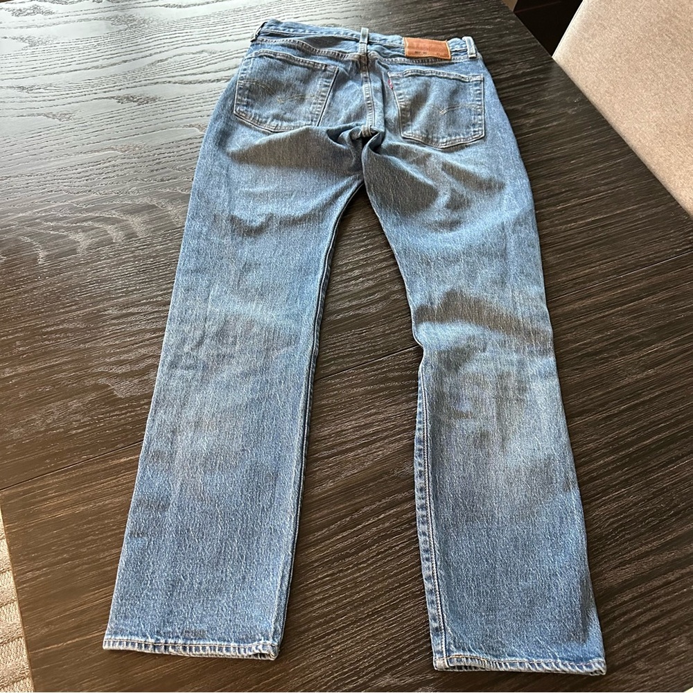 Levi’s 501 VINTAGE 1993 High Rise Straight Leg Light Wash Blue Distressed, 31x32 - Picture 4 of 16